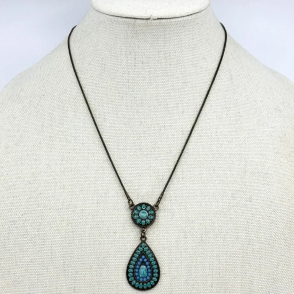 Claire's Turquoise Teardrop medallion necklace